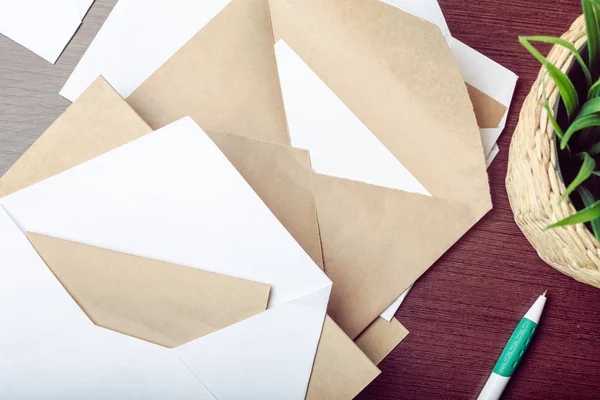 Boş zarflar, fotoğrafı yakın