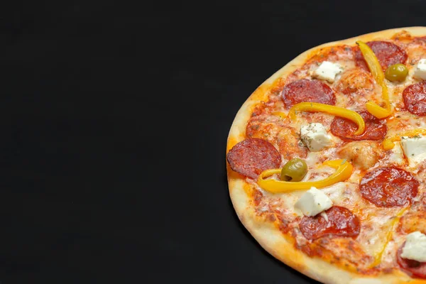 Pizza tebeşir tahtası üzerinde 