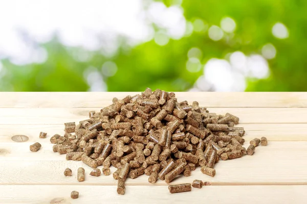 Bolitas Madera Sobre Fondo Verde Biocombustibles — Foto de Stock