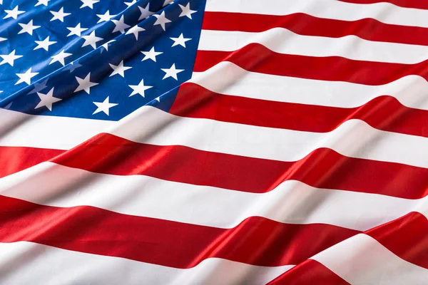 Zbliżenie Potargane Amerykańską Flagę — Zdjęcie stockowe