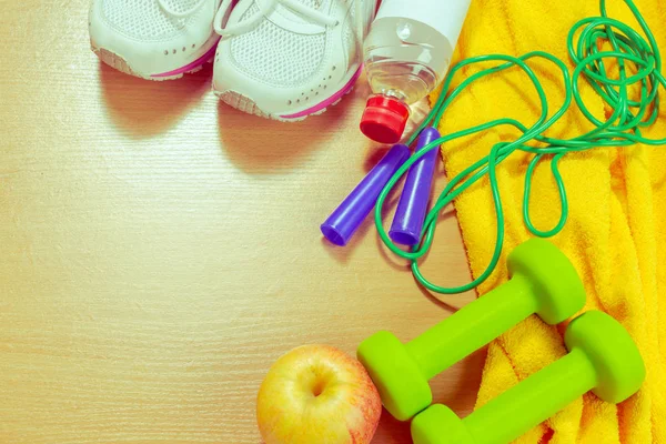 Ahşap zemin, üstten görünüm üzerinde ayakkabı ve spor ekipmanları