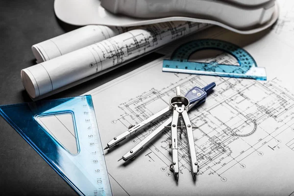 Çizimler siyah arka plan üzerinde planlama İnşaat