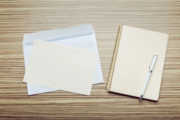 Boş zarflar, fotoğrafı yakın