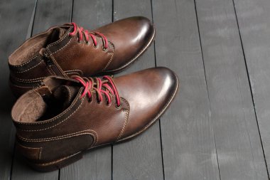 Deri erkek ayakkabı görünümü Kapat