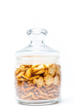 tanımlama bilgilerini bretzels beyaz arka plan üzerinde