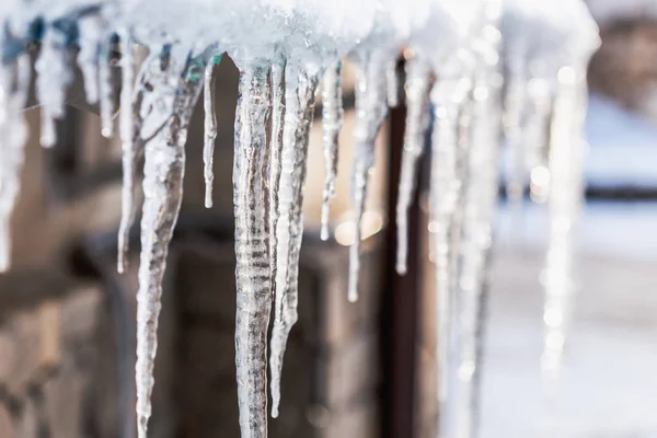 Κλείστε Την Προβολή Του Λαμπερό Icicles Διαφανή — Φωτογραφία Αρχείου