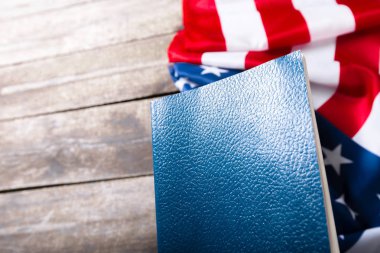 İncil Amerikan bayrağı döşeme