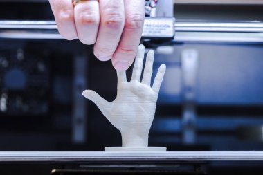 3D baskı devam ediyor, yenilik teknolojileri kavramı