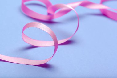 HIV, AIDS mavi arka plan üzerinde şerit