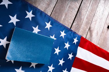 İncil Amerikan bayrağı döşeme