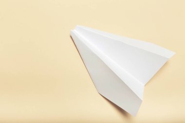 Boş kağıt üzerine pastel pembe resepsiyon