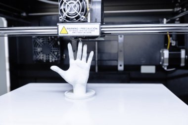 3D baskı devam ediyor, yenilik teknolojileri kavramı