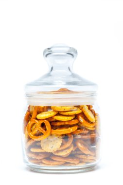 tanımlama bilgilerini bretzels beyaz arka plan üzerinde