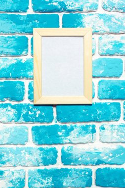 Duvardaki resim çerçevesi