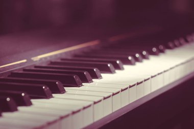 Piyano klavye yukarı görünümünü