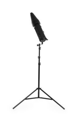 Stüdyo ışıklandırması beyaz arkaplanda izole edildi