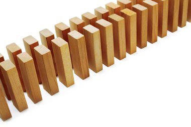 Beyaz arkaplanda tahta bloklar