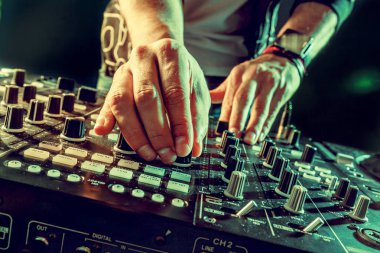 Dj Mikser müzik, yakın çekim