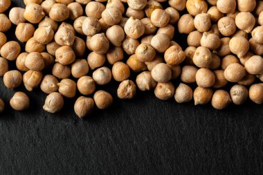 Soya fasulyesi masaya dağınık görünümü Kapat