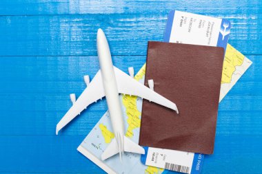 Ahşap arka plan nesnelerinde seyahat