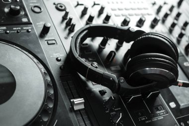 DJ ekipmanları yakın çekim