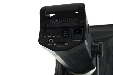 Stüdyo ışıklandırması beyaz arkaplanda izole edildi