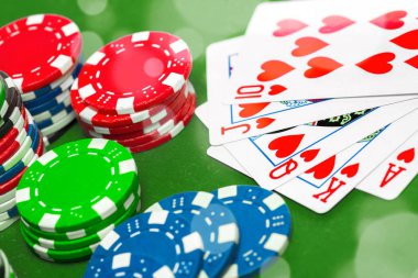 Masada poker fişleri ve kartlar