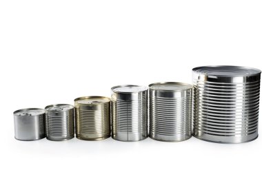 Beyaz arka plan üzerinde izole metal kutular