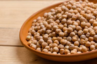 Ahşap masa arka plan üzerinde soya fasulyesi