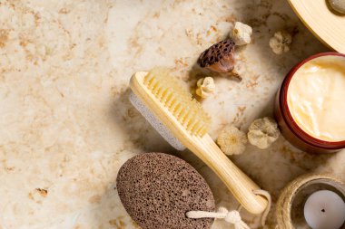 bazı banyo aksesuarları yakın