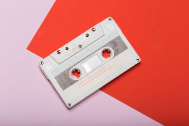 Eski kaset parlak basit arka plan üzerinde