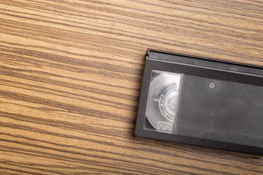 video teyp kaseti ahşap arka plan üzerinde