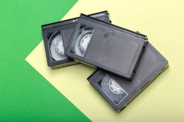  renkli arka plan üzerinde video kaset yakın çekim 