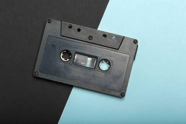 Altes Kassettenband Auf Hellem Einfachen Hintergrund — Stockfoto