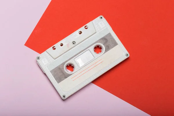 Cinta Cassette Vieja Sobre Fondo Simple Brillante —  Fotos de Stock