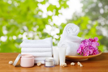 Tahta masadaki spa tedavisinin bileşimi