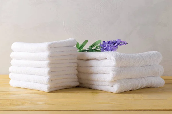 towels roll with flower