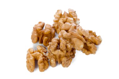 kabuklu ceviz beyaz arka plan üzerinde izole