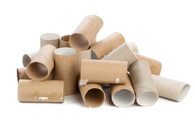 Beyaz arka plan üzerinde boş tuvalet kağıdı