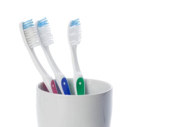 Beyaz arka plan üzerinde izole cam diş fırçaları