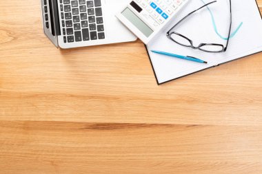 ofiste muhasebeci tabloda çeşitli nesnelerin üstten görünüm