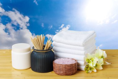 Tahta masadaki spa tedavisinin bileşimi