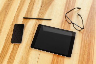 Ofis Resepsiyon Masa başı işleri ile