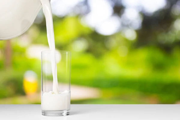 Milchglas Auf Holztisch Konzept Der Gesunden Ernährung — Stockfoto