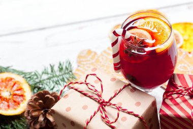 Baharatlı Noel şarabı