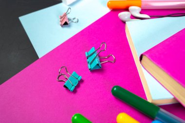 Yazı tahtası olarak okul ve ofis malzemeleri