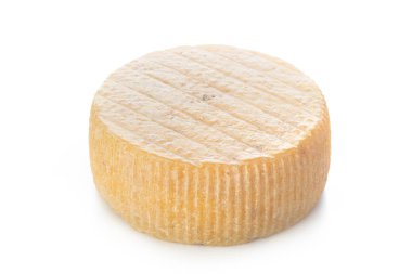 Beyaz arkaplanda izole edilmiş peynir