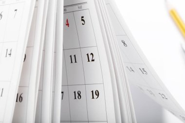 İş zaman kavramı takvim sayfalarını kapatın