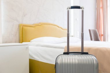 Gri Bagaj çanta yakınındaki otel oda