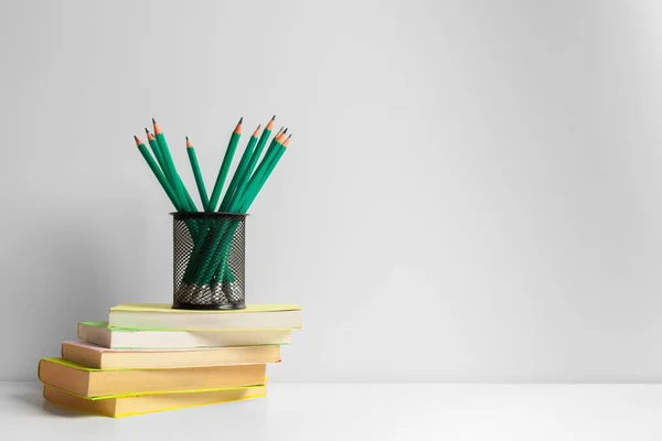 Lápis Verdes Suporte Material Escolar — Fotografia de Stock
